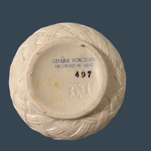 Napco Playful Kitty Cat Kitten With Ball of Yarn Figural Trinket Box - Picture 7 of 8